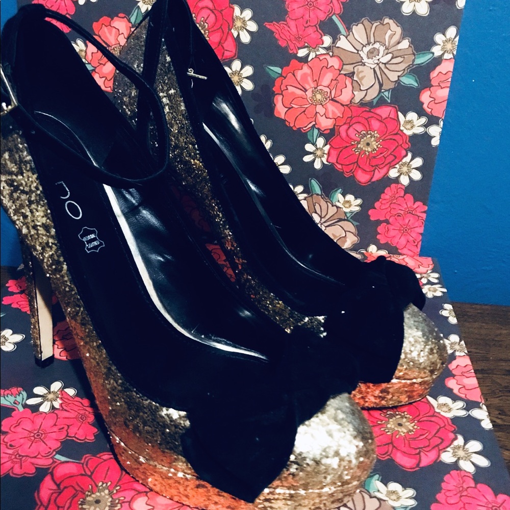 Aldo Gold Glitter Heels with Bow